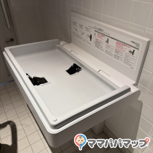 オムツ替え台