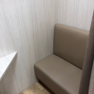 ベビーカーは持ち込めません。