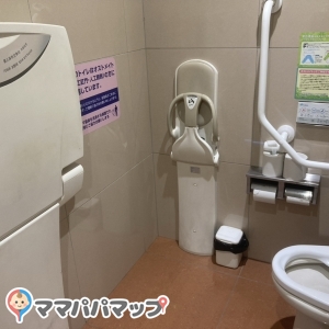 ウェルシア戸頭2号店のオムツ替え台情報 画像1