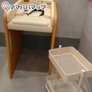 オムツ台の荷物ワゴン