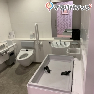ネスカフェ 原宿(2F)のオムツ替え台情報 画像3