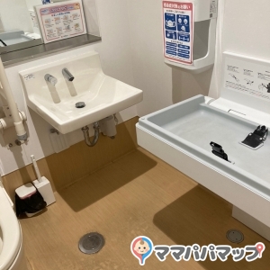 ココカラファイン　原店(1F)のオムツ替え台情報 画像3