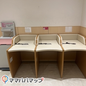 リーフウォーク稲沢店 ビレバン横ベビールーム(1F)の授乳室・オムツ替え台情報 画像3