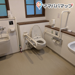 揚輝荘　南園(1F)のオムツ替え台情報 画像2