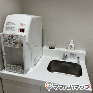 東久留米市立中央図書館(1F)の授乳室・オムツ替え台情報 画像3