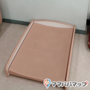 オムツ替え台