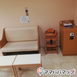オムツ替え台の裏側