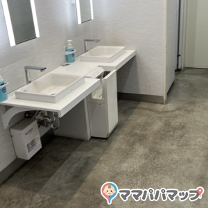 マルエツ　小山店のオムツ替え台情報 画像1