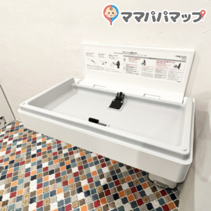 トイレ内のベビーシート