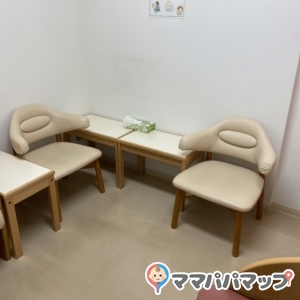 1F 授乳室内　椅子