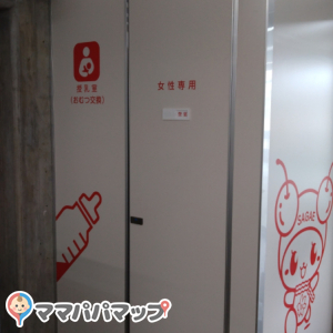 1階女性トイレ前