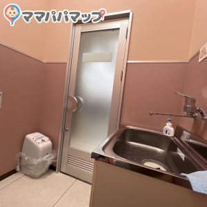 ベビー・子供用品バースデイ北入曽店(1F)の授乳室・オムツ替え台情報 画像7