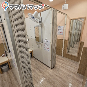 ららぽーと柏の葉(本館2F B-MINGLIFESTOREBYBEAMS横)の授乳室・オムツ替え台情報 画像2