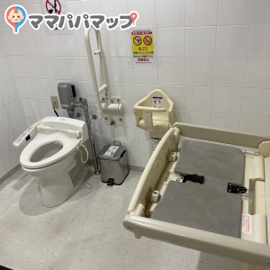 2F多目的トイレ