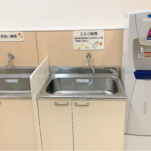 リーフウォーク稲沢店 ビレバン横ベビールーム(1F)の授乳室・オムツ替え台情報 画像10