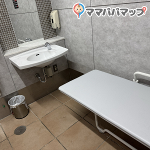 西神中央駅（改札内）のオムツ替え台情報 画像1