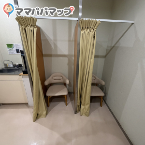 BIG HOP（ビッグホップ）ガーデンモール印西(1階 アドベンチャーパーク)の授乳室・おむつ替え台の写真(1枚目)