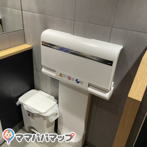 マクドナルド品川港南口店のオムツ替え台情報 画像2