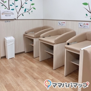 ※おむつ替えペーパーシート付き