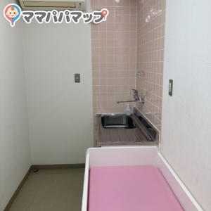 西松屋 フレスポ赤穂店の授乳室・おむつ替え台の写真(3枚目)