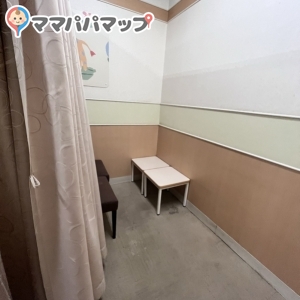 イオンモール鈴鹿(2階 赤ちゃん休憩室)の授乳室・オムツ替え台情報 画像9