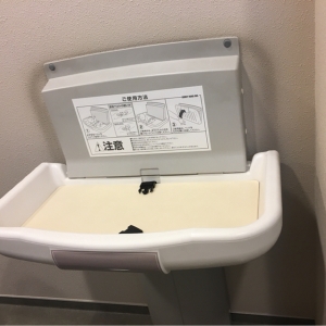 浄土真宗東本願寺派 本山東本願寺(1F)のオムツ替え台情報 画像3