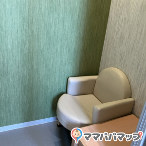 馬事公苑メインオフィス(1F)の授乳室・おむつ替え台の写真(3枚目)