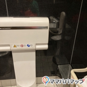 マクドナルド和白店の授乳室・おむつ替え台の写真(2枚目)