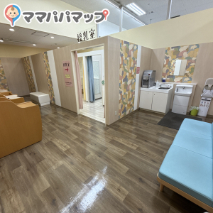 フジグラン北島の授乳室・オムツ替え台情報 画像1