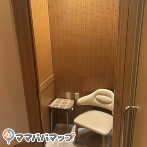 THE SAIHOKUKAN HOTEL | 犀北館 | サイホクカン(1F)の授乳室・おむつ替え台の写真(3枚目)