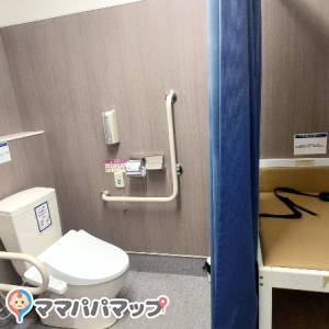 マックスバリュ　瓢箪山店(1F)のオムツ替え台情報 画像1