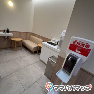 パパOKなので授乳するにはカーテンか扉が欲しいところ。