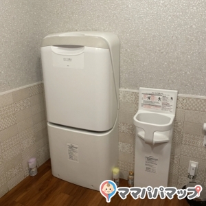 何年か前に新しくなったみたいで、2階に綺麗なトイレがありました