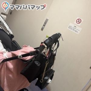 ベビーカー入れるとおむつは変えられないくらいの広さ