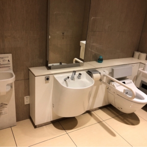 メイクマン浦添本店(2F)のオムツ替え台情報 画像2