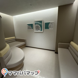 授乳室の中にも広い休憩スペース有り