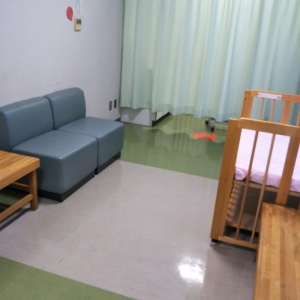 画像に写ってない椅子がもう二脚あります