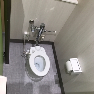 三階女性トイレ