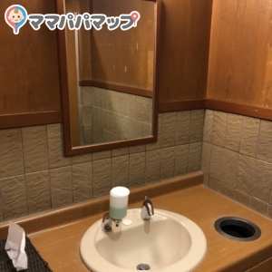 夢庵 町田南成瀬店の授乳室・おむつ替え台の写真(1枚目)