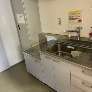 託児室隣の給湯室