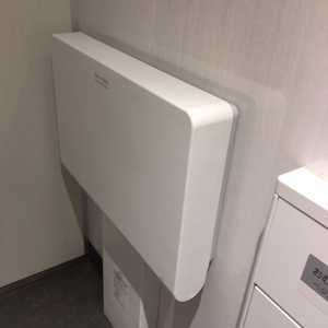 オムツを捨てるゴミ箱もありました。