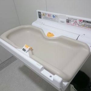 コメリ 現場(1F)の授乳室・おむつ替え台の写真(3枚目)