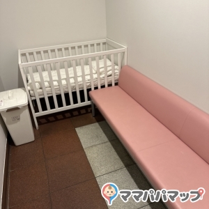 カフェ エトランジェ・ナラッド（ナラニクル）(1F)の授乳室・オムツ替え台情報 画像2