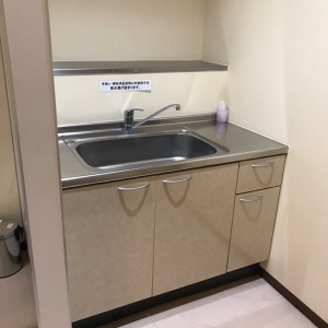 水道はありますが、給湯器はありません。
