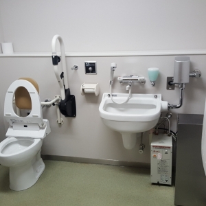 学習院大学　中央研究棟(1F)のオムツ替え台情報 画像2