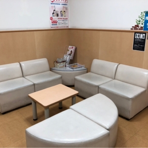 ソファがあるので、パパがミルクをあげることもできると思います