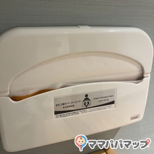 使い捨ておむつ替えシートあり