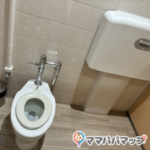 女子トイレ 個室
