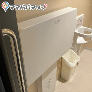 水族館内にある多目的トイレにもおむつ替え台ありました！