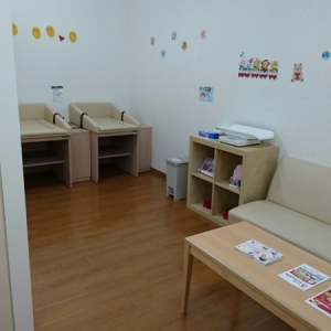 ドコモショップ 南浦和店(2F)の授乳室・オムツ替え台情報 画像4